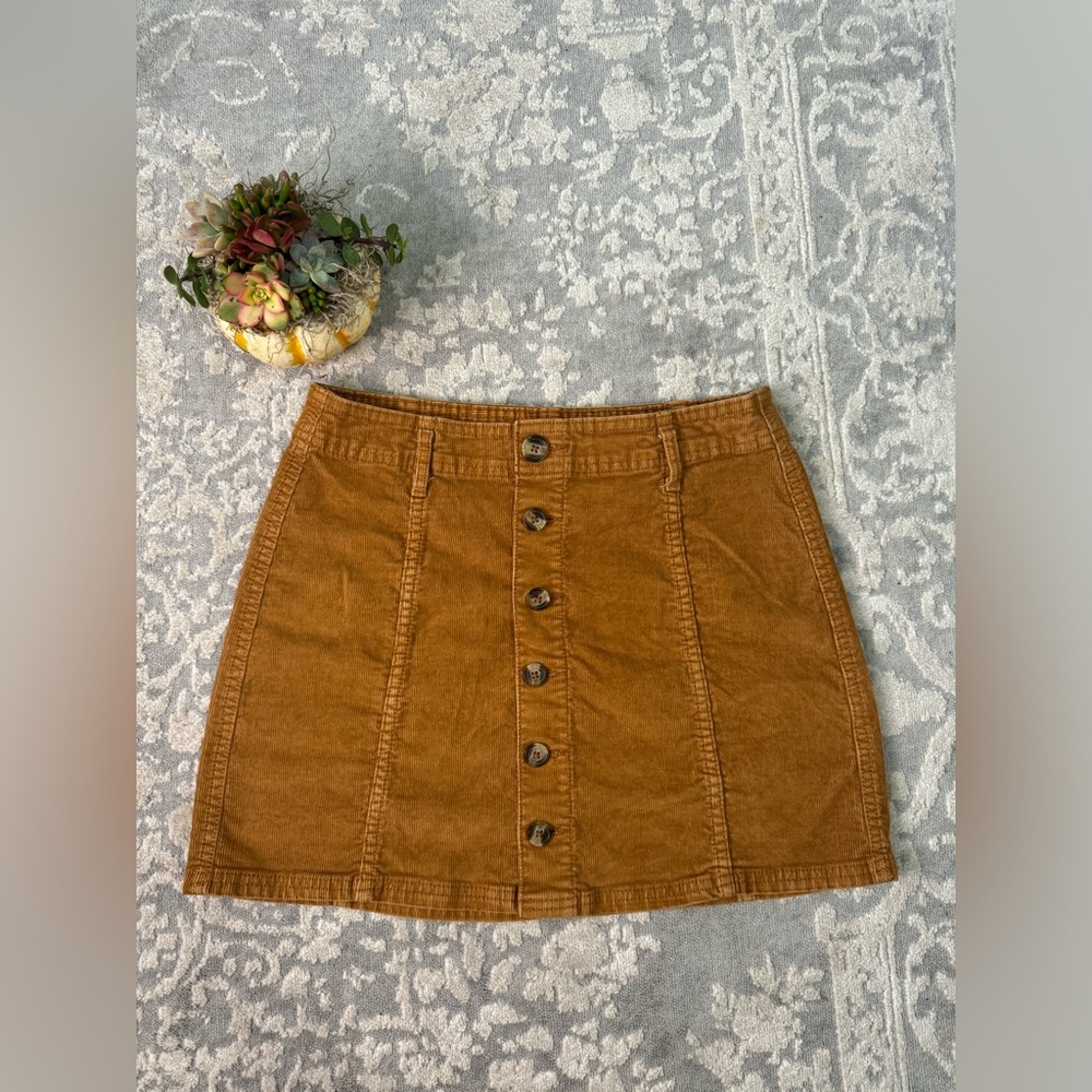 American Eagle Brown Tan Corduroy Mini Skirt. Size 2